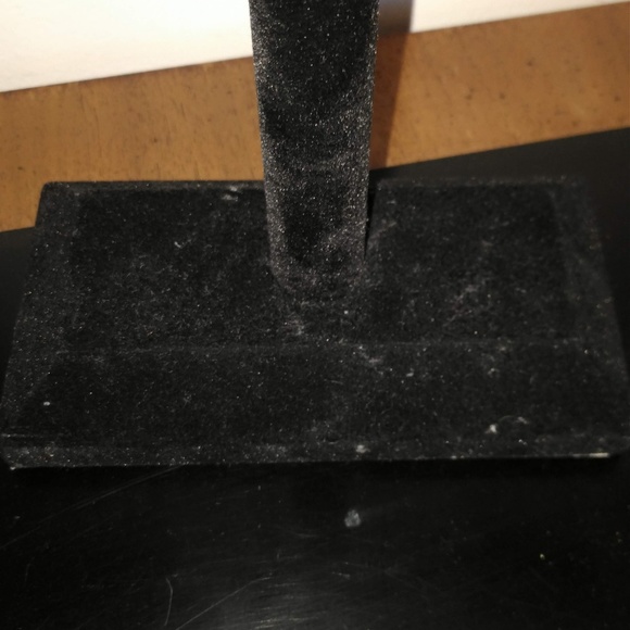 Necklace Stand - Picture 3 of 3